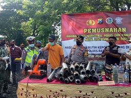 13 Ribu Botol Miras dan Knalpot Brong Dimusnahkan Jelang Nataru di Kota Pasuruan