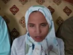 Roaa al-Sayyed, gadis asal Mesir penyandang disabilitas dengan gangguan pada matanya yang berhasil menghafal Alquran hanya dalam waktu 18 bulan. (Foto: ABNA 24 via Republika)