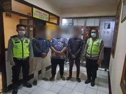 Sebar Foto Hoaks, Tiga Guru Honorer di Mojokerto Diamankan Polisi