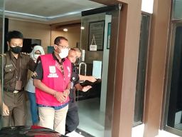 Helmi, anggota DPRD Kota Pasuruan ditahan Kejaksaan terkait kasus penipuan. (Foto: dok Kejari Pasuruan for jatimnow.com)