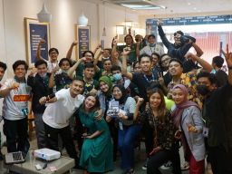 Crazy Rich Surabaya Tom Liwafa Beri Bonek Pelatihan Digital Marketing