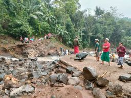 Banjir Bandang Gunggungan Kidul Putuskan 2 Jembatan, 1 Dusun Terisolir