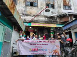 Sambut Perayaan Imlek 2022, Jaman dan Jatimnow Berbagi ke Sesama