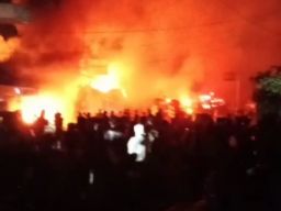 Pasar Bululawang Malang Terbakar, Puluhan Kios Hangus