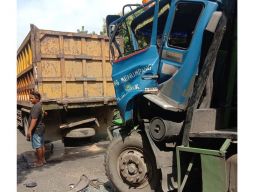 Empat Truk Terlibat Kecelakaan di Ngawi, Satu Sopir Luka Berat