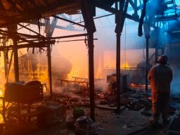 Pasar Sidayu Gresik Terbakar, Ratusan Lapak Hangus