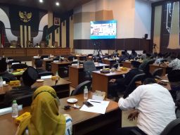 Rapat paripurna Raperda perubahan ketiga di DPRD Pasuruan. (Foto: Moch Rois/jatimnow.com)