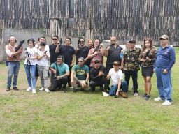 Sakti Tarik Minat Ketua Bidang Pembina Profesi Peradi Surabaya Berlatih Menembak