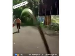 Viral Video Pemuda Acungkan Sajam, Disebut di Taman, Sidoarjo