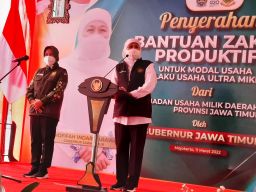 Gubernur Jawa Timur Khofifah Indar Parawansa bersama Wali Kota Mojokerto Ika Puspitasari (Foto-foto: Achmad Supriyadi/jatimnow.com)