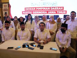 Ketua DPD Partai Gerindra Jawa Timur (Jatim) Anwar Sadad (2 dari kiri) bersama DPC se-Jatim.(Foto: Dok. Gerindra Jatim)