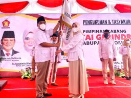 Anwar Sadad Lantik Octadella Bilytha Jadi Ketua Gerindra Jombang