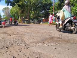 Jalan Rusak di Kecamatan Bareng, Jombang Dikeluhkan Warga