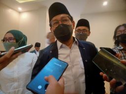 Menteri Desa PDTT Abdul Halim Iskandar saat ditemui di kantor PWNU Jatim.(Foto: Ni'am Kurniawan/jatimnow.com)