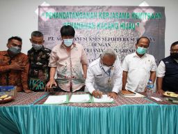 PT Agro Tani Sukses Sejahtera melakukan MoU dengan Kontak Tani Nelayan Andalan (KTNA) Kabupaten Gresik (Foto-foto: Sahlul Fahmi/jatimnow.com)