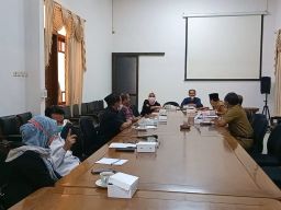 Rapat dengan pendapat Dindik dan DPRD Ponorogo (Foto: Mita Kusuma/jatimnow.com)