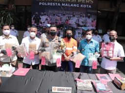 Konferensi pers ungkap kasus narkoba di Mapolres Malang Kota.(Foto: Humas Polresta Malang Kota)