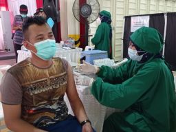 Smelting Gelar Vaksinasi Booster 2.500 Dosis untuk Masyarakat dan Karyawan