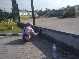 Jadi Sasaran Vandalisme, DLH Akan Perketat Pengawasan Alun-alun Jombang