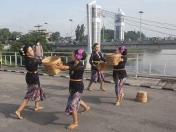 Rangkaian kegiatan HUT ke 153 Jembatan Lama Kota Kediri (Foto: Humas Pemkot Kediri)