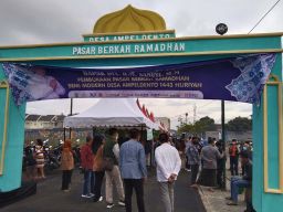 Suasana Pasar Ramadan Desa Ampeldento (Foto-foto: Rizal Adhi Pratama/jatimnow.com)