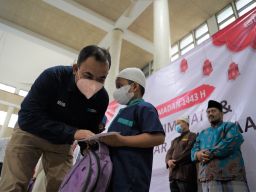 Safari Ramadan, SIG Bagikan 1800 Paket Sembako di Kabupaten Gresik