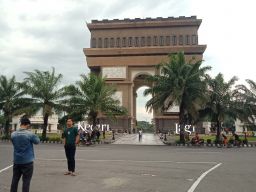 Suasana Monumen Simpang Lima Gumul Kediri (Foto: Yanuar Dedy/jatimnow.com)