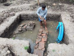 Warga Sidoarjo Temukan Situs Bersejarah saat Gali Sumur di Belakang Rumah