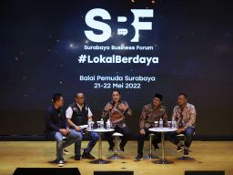 Saat tiga kepala daerah berada dalam momen Surabaya Business Forum, HIPMI Surabaya. (Foto: HIPMI Surabaya/jatimnow.com)