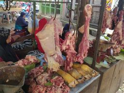 Imbas PMK, Harga Daging di Pasar Tradisional Jombang Turun karena Sepi Pembeli