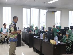 Dorong Peningkatan Mutu, UHW Perbanas Latih Kompetensi Pendidik  di Surabaya
