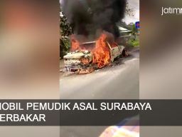 Video: Mobil Pemudik Asal Surabaya Terbakar di Exit Tol Tembelang