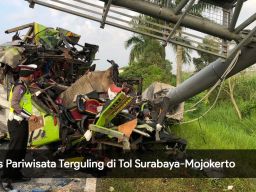 Video: Bus Terguling di Tol Surabaya-Mojokerto, 13 Orang Tewas