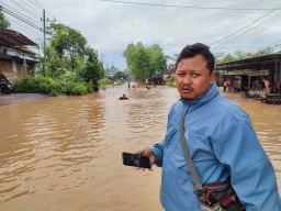 Jalan Ponorogo-Trenggalek Tergenang Banjir, Arus Lalu Lintas Dialihkan