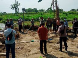 Polisi Tertibkan Tambang Pasir Ilegal di Kunjang, Kediri