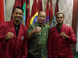 Pemain Persebaya Alwi Slamat dan M Hidayat Resmi Jadi Mahasiswa UM Surabaya