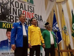 Tiga ketua partai dalam Koalisi Indonesia Bersatu (KIB) Surabaya.(Foto: Ni'am Kurniawan/jatimnow.com)