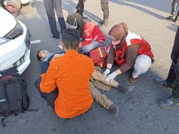 Para korban yang terlibat kecelakaan di Jalan Ahmad Yani Surabaya pagi tadi. (foto: Unit Laka Satlantas Polrestabes Surabaya)