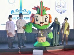 Gubernur Khofifah didampingi Gus Ipul meresmikan logo dan maskot MTQ XXX Jawa Timur. (Foto: Pemkot Pasuruan/jatimnow.com)