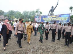 Upacara gelar pasukan Operasi Patuh Semeru 2022 Polres Mojokerto. (Foto: Humas Polres Mojokerto for jatimnow.com)