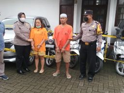 Ika Esthi Nugraheni Garit, pelaku penipuan kendaraan rental di Ngawi diamankan polisi. (Foto: Sukoco for jatimnow.com)