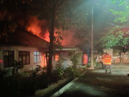 Puskesmas Tanah Kali Kedinding, Surabaya Terbakar