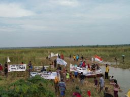 Warga Desa Dateng Lamongan Kembali Demo: Hadang Petugas BPN, Minta Ganti Rugi