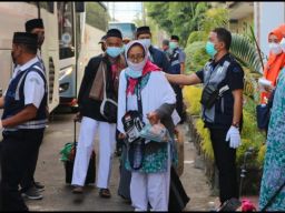 Tiba di Debarkasi Surabaya, 13 Jemaah Haji Positif Covid-19