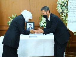 Mantan PM Shinzo Abe Wafat,  Khofifah Sampaikan Belasungkawa ke Konjen Jepang