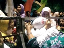 Tangis Haru Keluarga Sambut Kepulangan Jemaah Haji di Bojonegoro
