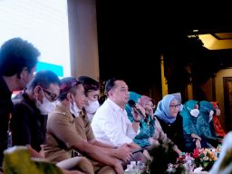 Rek, Jangan Mau Dimintai Fotokopi KTP dan KK, Wali Kota Surabaya Bilang Begini