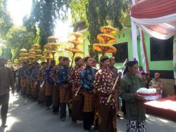 Semarak Kirab Pusaka Peringatan Haul Ki Andong Sari di Ledok Kulon, Bojonegoro