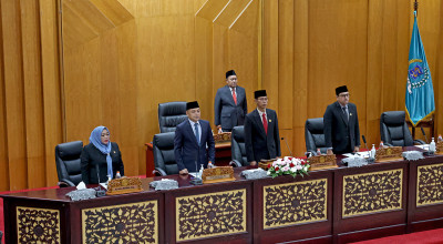 RPJMD Surabaya 2025-2029 Fokus pada Transformasi Menuju Kota Berkelanjutan RPJMD Surabaya 2025-2029 Fokus pada Transformasi Menuju Kota Berkelanjutan