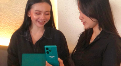 Realme Kenalkan Seri Eksklusif Bareng Aston Martin di Surabaya Realme Kenalkan Seri Eksklusif Bareng Aston Martin di Surabaya